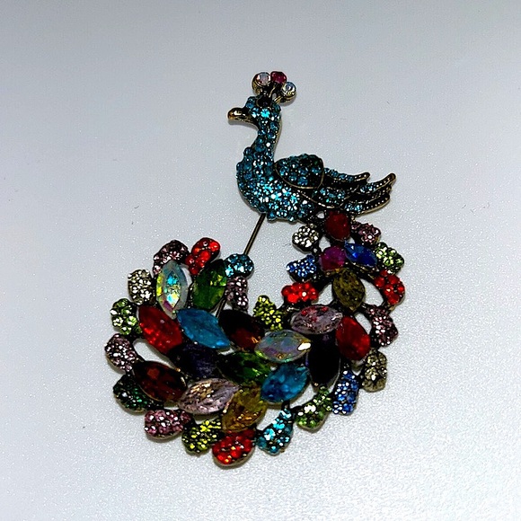 Multi Color Rainbow Rhinestone Peacock Brooch - Picture 5 of 12